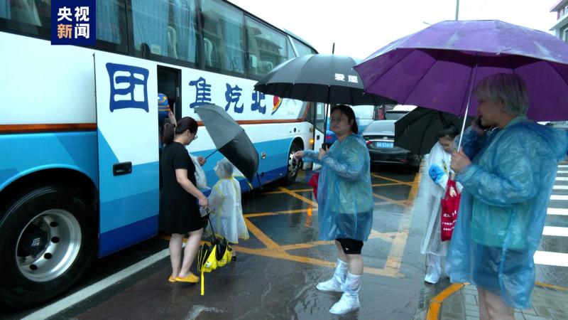 Beijing has transferred over 50000 people and more than 2000 armed police officers and soldiers for emergency rescue and heavy rainfall rescue. Latest situation - Road | Detachment | Officers and soldiers