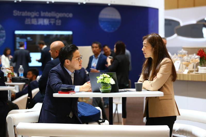 Xinhua All Media+Summer Davos Forum: Guests Exchange and Communication to Promote Cooperation Attendees | Nature | Forum