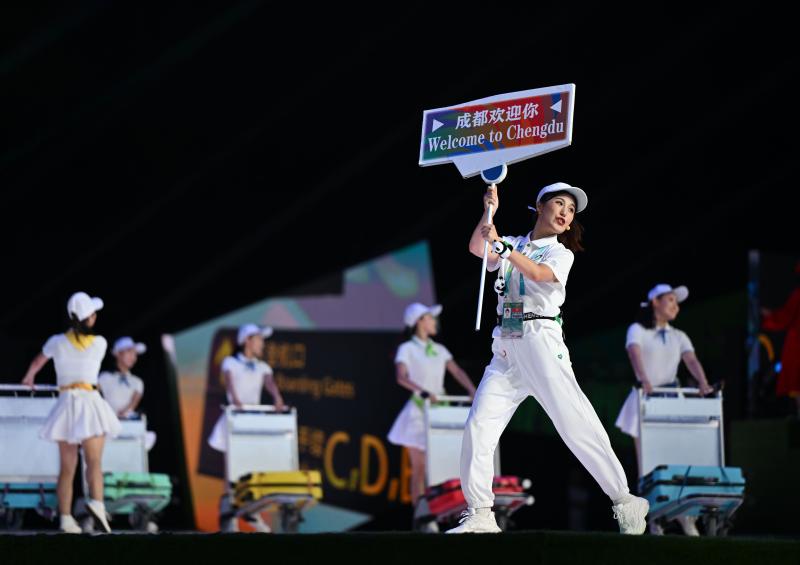 Joining Hands in the Name of Youth, Unity, and Friendship - A Side Story of the Closing Ceremony of the Chengdu Universiade Youth | Youth | Universiade