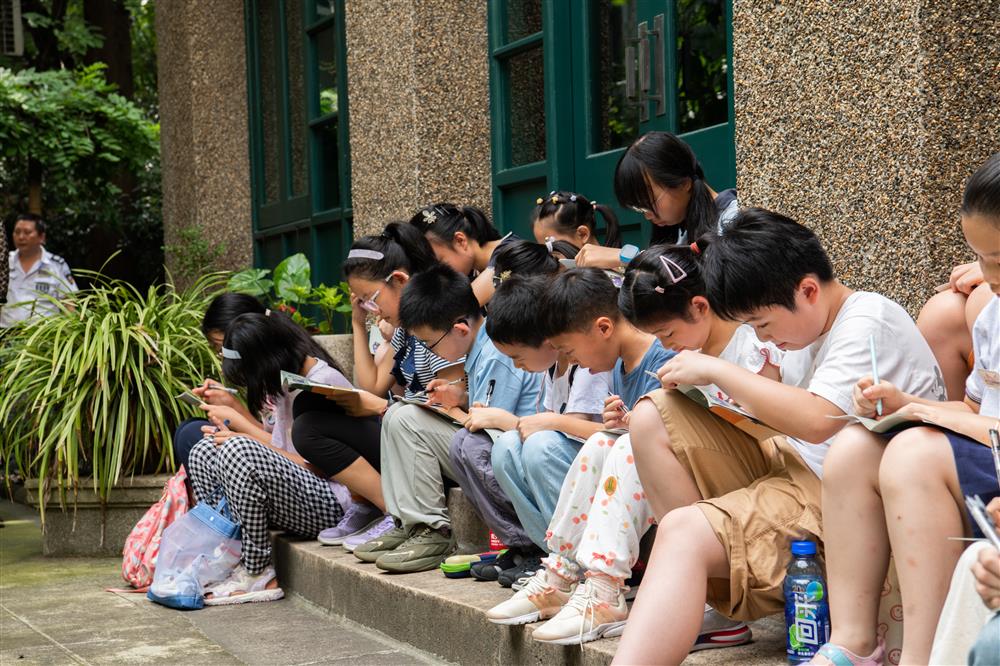 推开武康路上的这扇门,带着“悬念”巴金|故居|武康