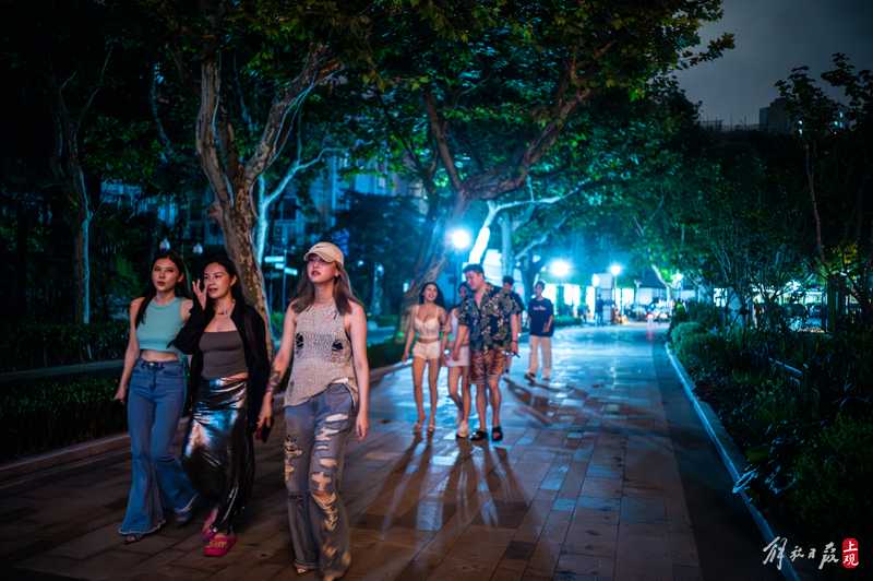 Tranquility and Tide, the Day and Night Barrier of the Centennial Revival Park | Shanghai | Centennial Revival Park