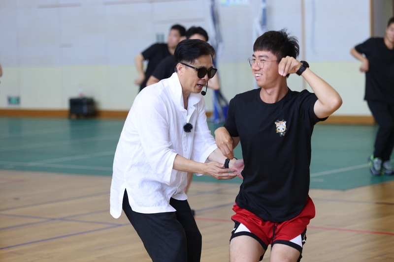 上海七百体育老师带动近六千中小学生习武练拳,学心意拳,操五禽戏,打太极拳传统|武术|上海