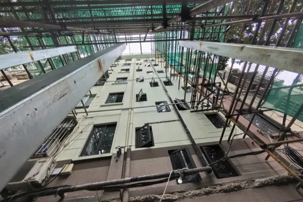 The elevator installation projects in many residential areas in Shanghai have been "seriously delayed": is it due to the financial constraints of the construction company?