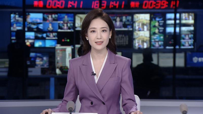 Shanghai TV's 65 year old program "News Report" welcomes the first post 95s anchor Xu Weijie | refreshing. Atmospheric | news reporting