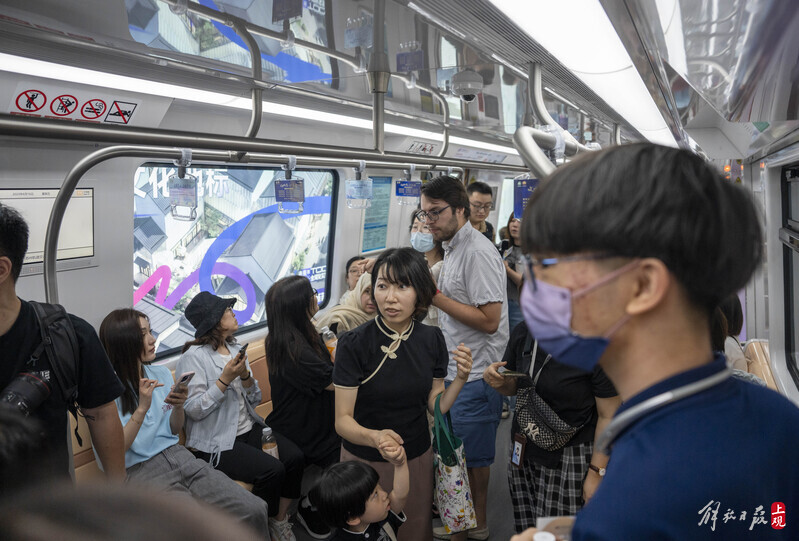 走换乘通道仅需5分钟,花桥站到苏州市区13元,苏州11号线最短间隔6分钟上海、苏州地铁11号线换乘