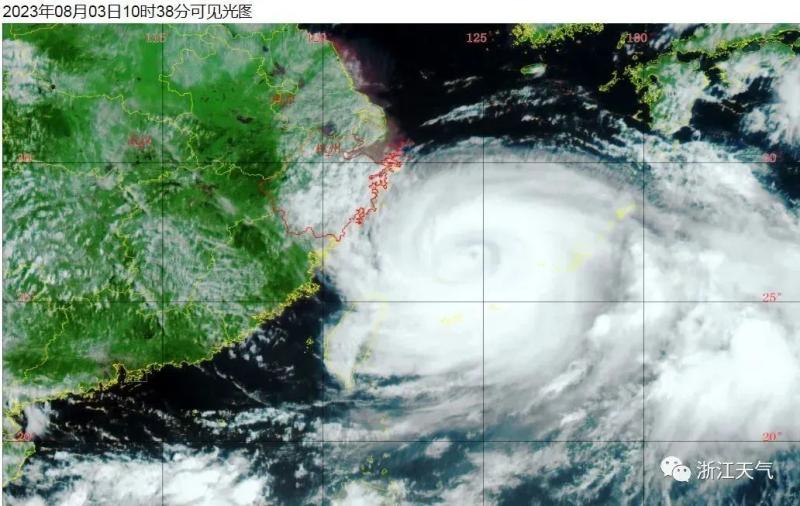 Then far away from our country, huge waves rise along the coast of Zhejiang! Central Meteorological Observatory: Expected Typhoon "Kanu" to Slowly Weakens in Intensity | Zhejiang | Kanu