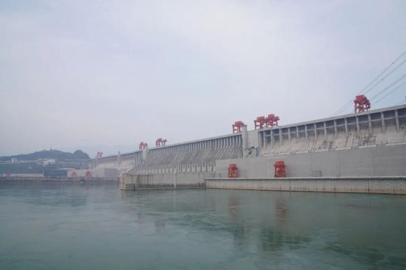 These pictures show the scene of the Three Gorges Dam catching fire and breaking the embankment? Fake professional | Mingcha | Three Gorges Dam