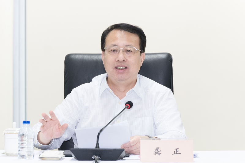 Continuously meeting the aspirations of citizens for a better life, strengthening, optimizing, and expanding the five major sectors, Mayor Gong Zheng conducted research on Jiushi Group's enterprises, cities, and five major sectors
