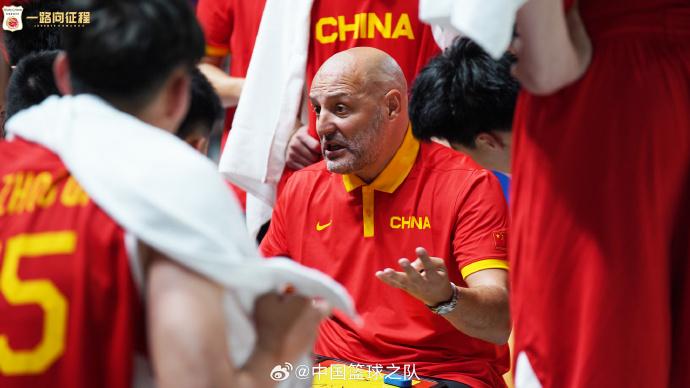 The Chinese men's basketball team narrowly defeated New Zealand, with Zhou Qi's crucial free throw and Li Kaier winning to steal the New Zealand team | Chinese men's basketball team | Zhou Qi