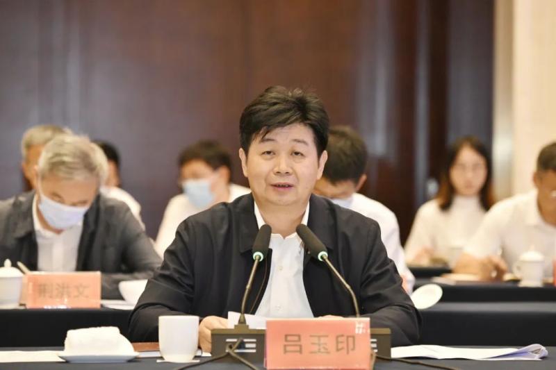 Lv Yuyin serves as the Deputy Director of the Liaison Office of Macau Central Committee. Zhuhai | Guangdong Province | Informatization | Deputy Governor | Industry | Municipal Party Committee | Secretary | Lv Yuyin