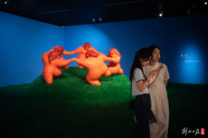 “大黄鸭”在美术馆和小朋友们清凉度盛夏,暑假档来临美术馆|人物|清凉度