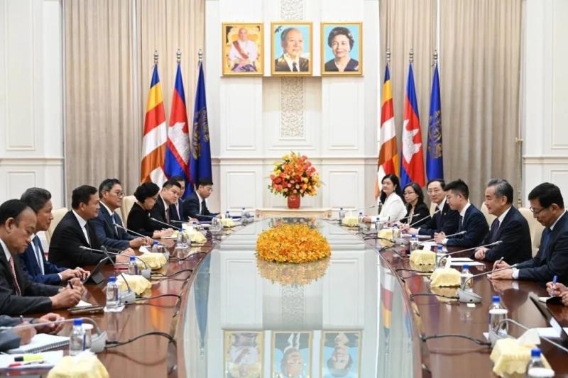 Cambodian Prime Minister Hun Sen Meets with Wang Yi to Choose | People | Cambodia