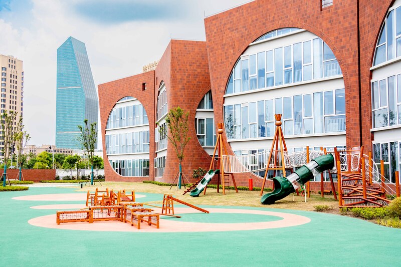 Three new primary and secondary schools in Fengxian were established in September to create high-quality schools at the doorstep and assist in the construction of the South Shanghai Quality Education Zone with distinctive features | Shanghai | School