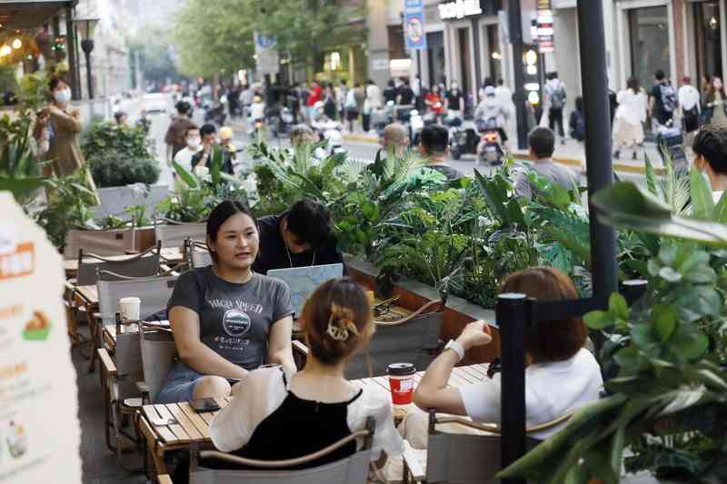 High turnover rate and high rent coexist, opening 7 coffee shops within 300 meters... Some street shops along Maoming North Road in the center of Shanghai | turnover rate | along the street