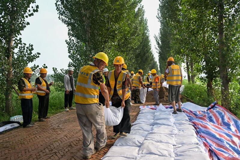 Vice Premier of the State Council Zhang Guoqing urgently rushed to Tianjin to resolutely win the battle against flood prevention and disaster relief. State Council | Tianjin | Flood Control