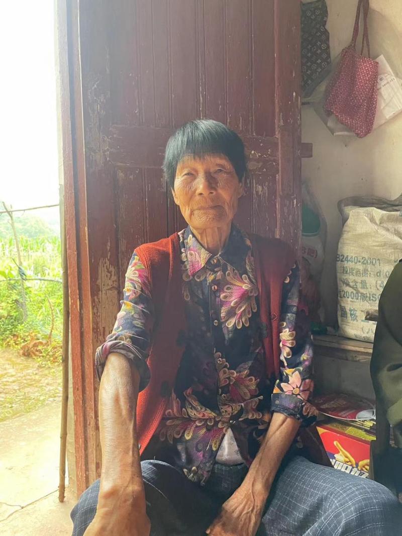When leaving, be simple. An elderly woman living alone in her nineties in Hunan Province spent 100000 yuan on a "live funeral": "This time, she had a neighbor | told | cried | Chen Guifang | villagers | elderly | funeral | Li Fengying."
