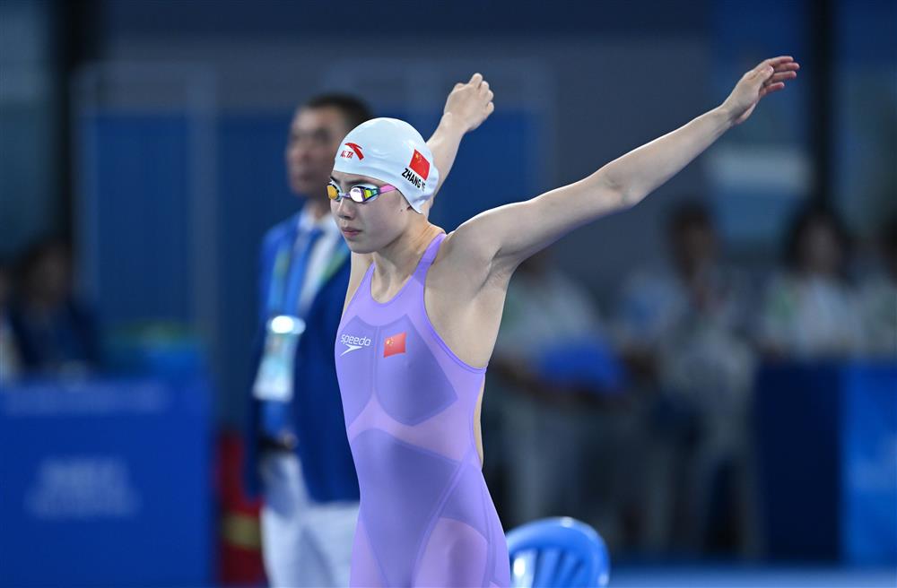 He is the athlete with the most gold medals at the Chengdu Universiade. Zhang Yufei won the gold medal in the 50 meter freestyle. If he doesn't open the hardware shop, he will become the king of the eight gold medals. Zhang Yufei | competed | won the gold medal