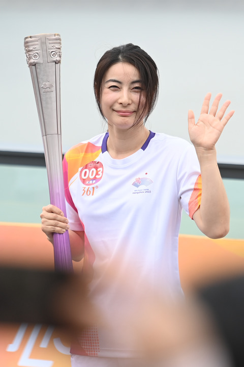 Looking at the Asian Games Torch Relay in Zhejiang | "Fireworks"\