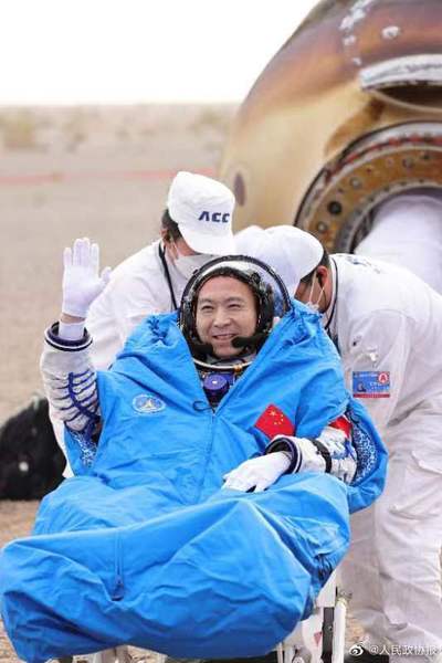 God Fifteen Returns to Earth | It's great to go home! Landing Site | Dongfeng | Astronaut