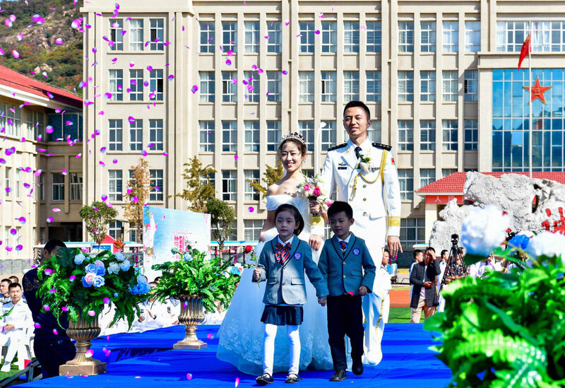 Crossing mountains and seas to gather, I am guarding you. 1000 kilometers apart, you are guarding our motherland. Zhuang Weiran | Zhang Yu | Our motherland