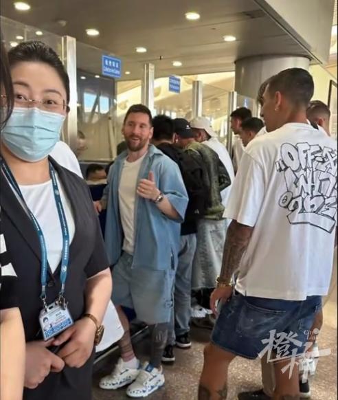 I actually brought the wrong passport, it's embarrassing! Online rumor that Messi arrived in Beijing and was stranded at the airport due to visa issues. Fans | Personal | Messi