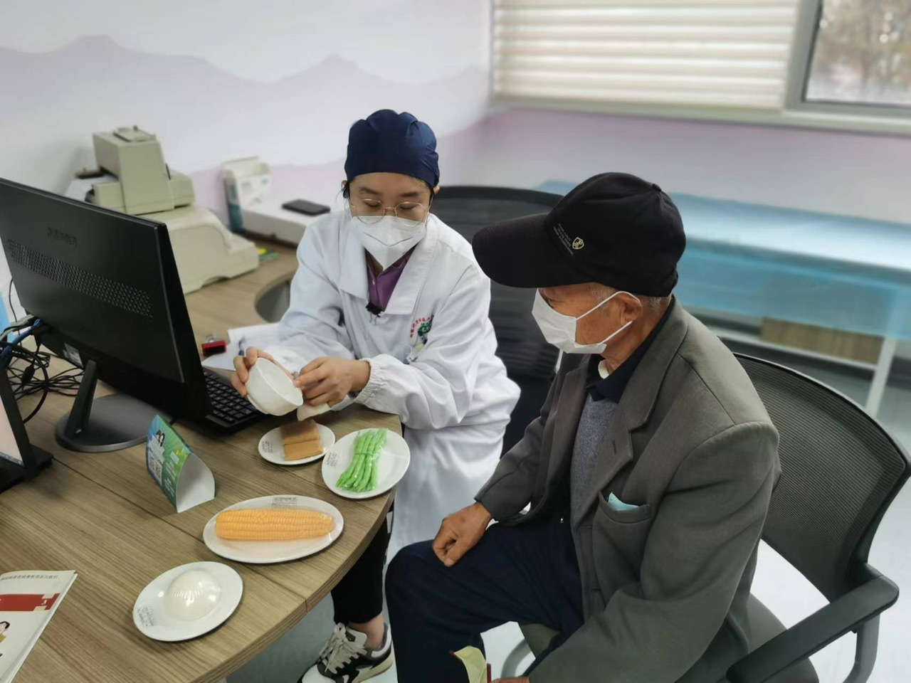 Some family doctors have also opened a special clinic for diabetes... 60% of residents in this district of Shanghai are diagnosed and treated in Fengxian | residents | community
