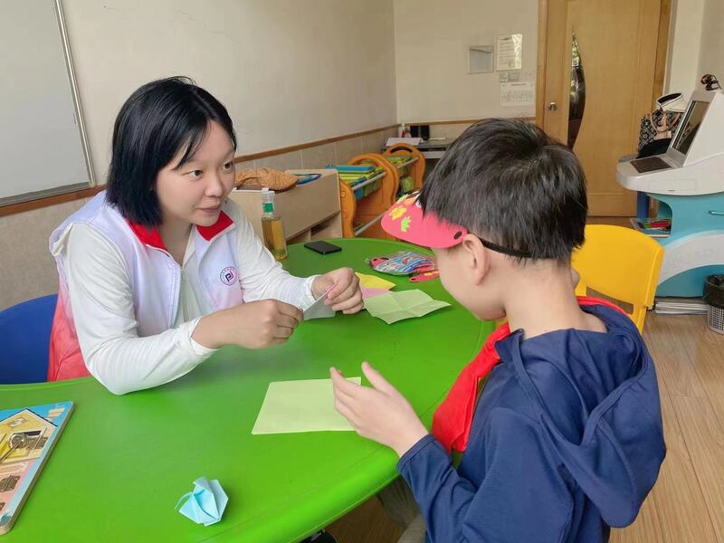 The "Star Partner Program" accompanies healthy growth and never stops during the summer. Volunteers from Putuo "Green Pepper" pair up with children with autism | Volunteers | Children
