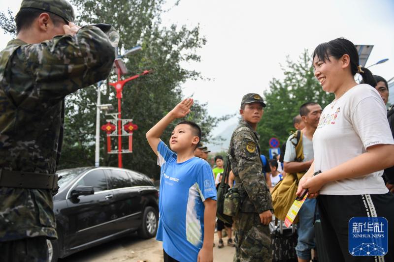 New China All Media+| Salute to you! Miaofengshan Town, Mentougou District, Beijing | Wu Tianqi | Vehicle