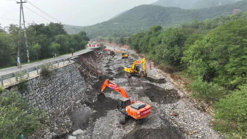 The Engineering Rescue Professional Force of the Emergency Management Department has successfully launched an emergency response to multiple flood and waterlogging hazards in the Beijing Tianjin Hebei region