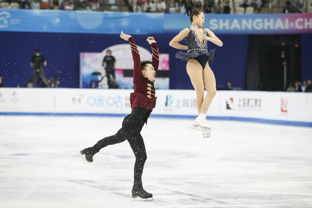 During the National Day holiday, the team competed in the peak of the short track speed skating and figure skating queue. Three years after the Shanghai Super Cup, they returned to Shanghai for figure skating. | Contestants | National Day