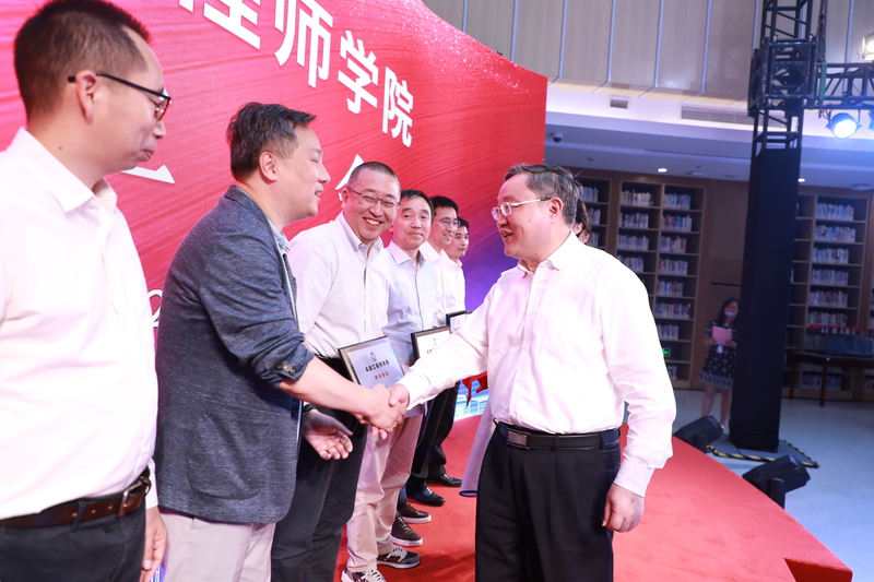 From power collection to AI, forming 5 communities, Shanghai University and the Yangtze River Delta Innovation Center jointly build the Laboratory of the School of Excellent Engineers | National | Shanghai University