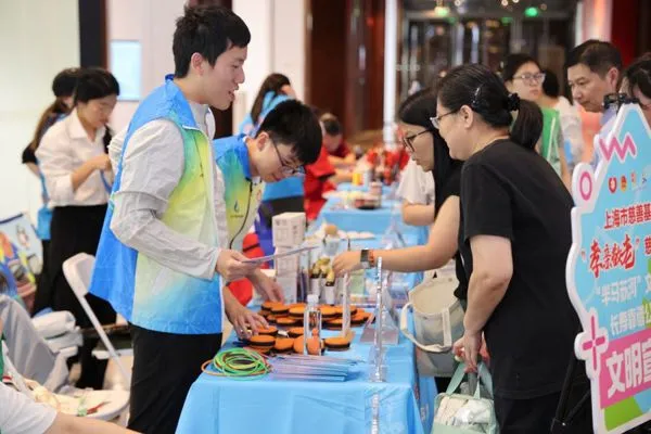 Exploring new governance paths through charity, this street in Shanghai continues to expand its party building circle of friends