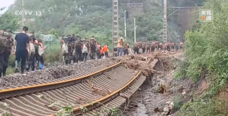 涿州十几万人受灾……,门头沟铁路被冲毁,被水冲击的京津冀！北京3天下了一年的雨涿州|北京|米面