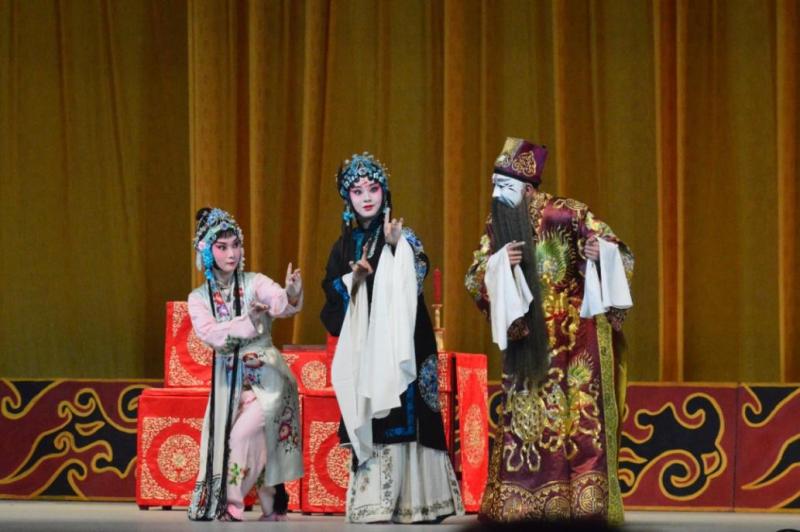 The highlight is "real singing", the hall is packed! 985 University Physics Professor Opened an Elective Course in Peking Opera | University Professor | University Physics