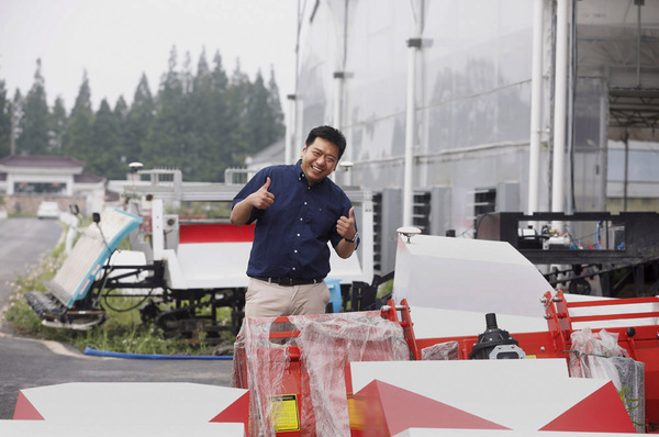 My friend said, "The cow he boasted about last year has been realized this year." He "played" with agricultural robots to order sweets | Wang Jinyue