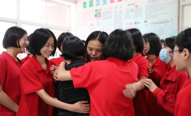 She "hid" again... The college entrance examination is over, teacher | student | college entrance examination