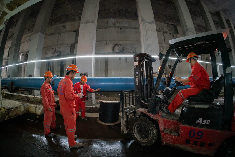 This domestically produced equipment showcases its prowess as the only cross river section tunnel connecting the Shanghai Municipal Railway Airport Connection Line, connecting the airport | tunnel | section