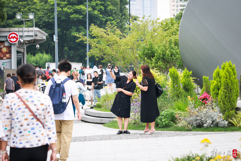 这些城市角落成为市民休憩、享受闹市幽静和惬意的“理想地”一大|10号线|市民