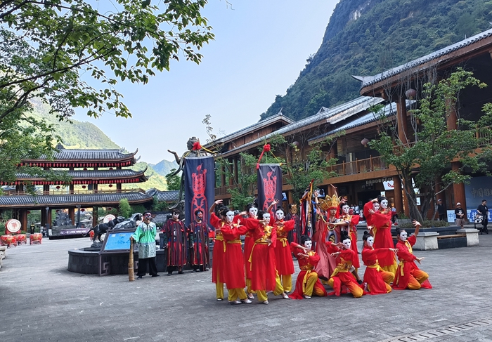 [Colorful Ethnic Groups Have Colorful Colors] Group of Pictures | Experience the Charm of Millennium Intangible Cultural Heritage in Nuo City | Scenic Area | Ethnic Groups