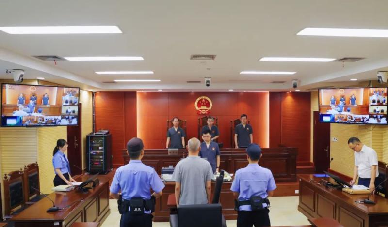 Abuse of Power: Chu Yinliang, former member of the Standing Committee of the Ningbo Municipal Party Committee, was sentenced to 12 and a half years in prison for illegally opening kindergartens for specific related parties. He was found guilty of bribery, punishment, bribery, crime, abuse of power, Ningbo, and Chu Yinliang