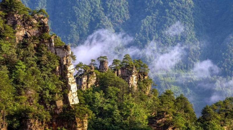 It only takes 7 minutes from the high-speed rail station to the nearest scenic spot! This "most beautiful high-speed rail" is worth taking a trip to Xiangxi | Xiangxi | tourist routes | scenic spots