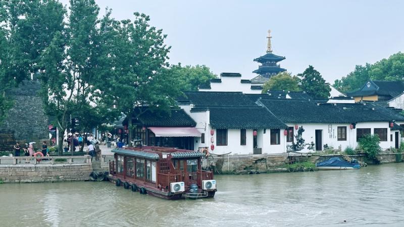 Looking at China along the Grand Canal | Entering the Poetic and Pictorial World | Encountering Maple Bridge | Midnight Bell | Night Mooring