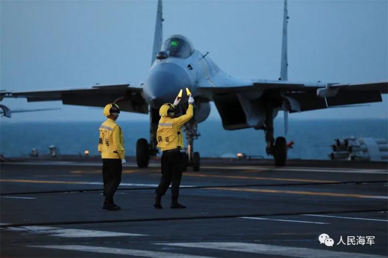 Comprehensively testing the overall combat capability of the troops, the Shandong ship conducted practical training in a certain sea area