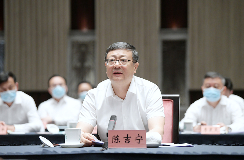 Jointly create a new situation of Shanghai Youth Assistance Cooperation! Chen Jining, Gong Zheng, Chen Gang, and Wu Xiaojun led the Qinghai Party and Government Delegation to discuss the delegation | Cooperation | Chen Gang