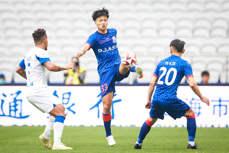 With just one kick of the World Wave, Shen Hua regained the feeling of winning. "Little Qi Hong" suddenly appeared and did not disappoint Wu Jingui's trust. Shen Hua | Cangzhou | Ling Guang