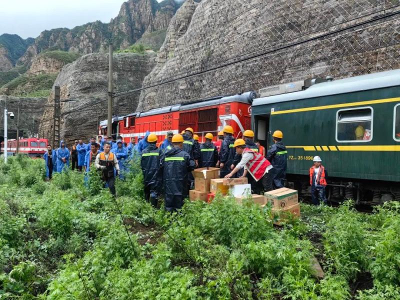 Train K396, Z180, K1178 Emergency Rescue Record Passengers | Train K1178