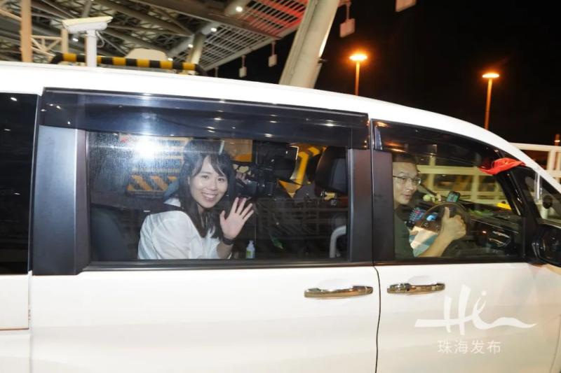 The first Hong Kong single license plate car drove into Zhuhai, a historic moment! At 0:09 in the morning today, the "Hong Kong train heading north" from Macau. Hong Kong Car | Hong Kong