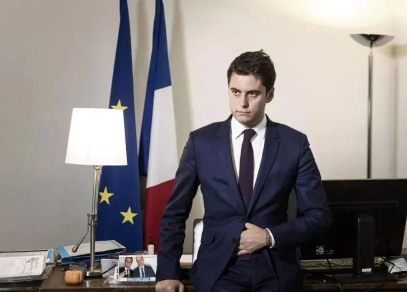 French "political prodigy" controversial, 34 year old becomes minister and president | Macron | politics