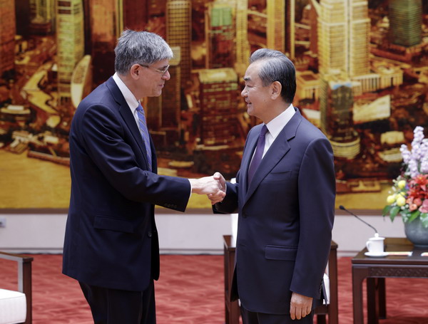 Wang Yi Meets with Jacob Lu, Chairman of the Board of Directors of the National Committee on US China Relations