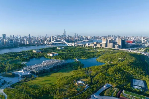 Travel tips are here. Pudong police: Tourists need to make reservations. Shanghai's "Twin Mountains" will officially open tomorrow.